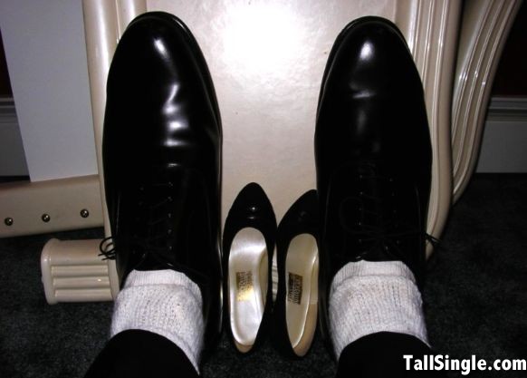 Size 24 shoes in us USA sizes are one higher than UK sizes (ie size 5 USA would be equivalent to size 4 UK). All Gap & Baby Gap brand shoes/boots use USA sizing (even if purchased in the UK). NB: Starting with the Autumn collection - Gap are using UK shoe sizes.